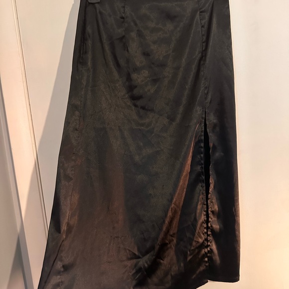 Black Satin Skirt - Picture 1 of 2